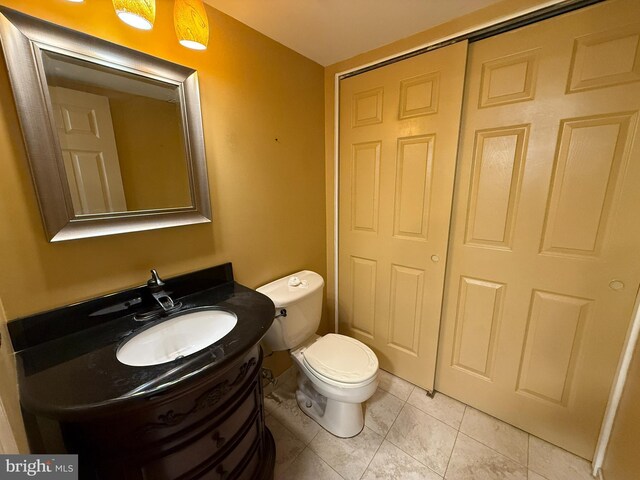 15 E Park Rd, Newtown, PA 18940 - half bath with toilet and vanity