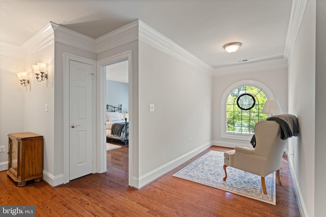 4729 Grand Masters Way, Woodbridge, VA 22192 - sitting room with wood finished floors and ornamental molding