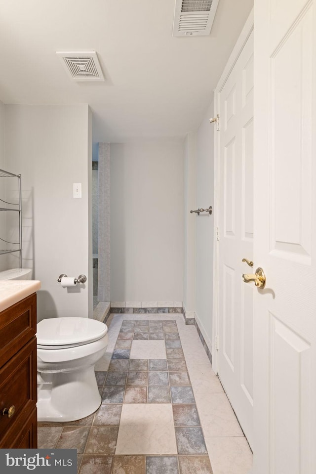 4729 Grand Masters Way, Woodbridge, VA 22192 - bathroom featuring vanity and a shower