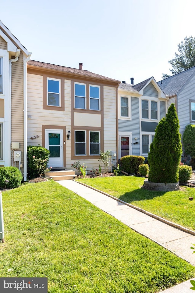 14520 Sorrento Ct, Burtonsville, MD 20866 - townhome / multi-family property with a front yard