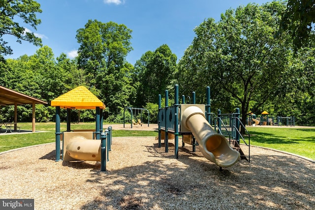 14520 Sorrento Ct, Burtonsville, MD 20866 - community playground featuring a yard and a gazebo