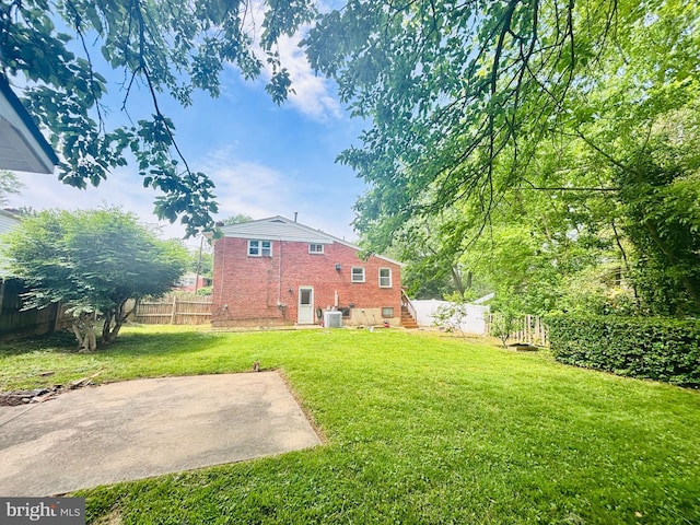 13015 Estelle Rd, Silver Spring, MD 20906 - view of yard featuring entry steps