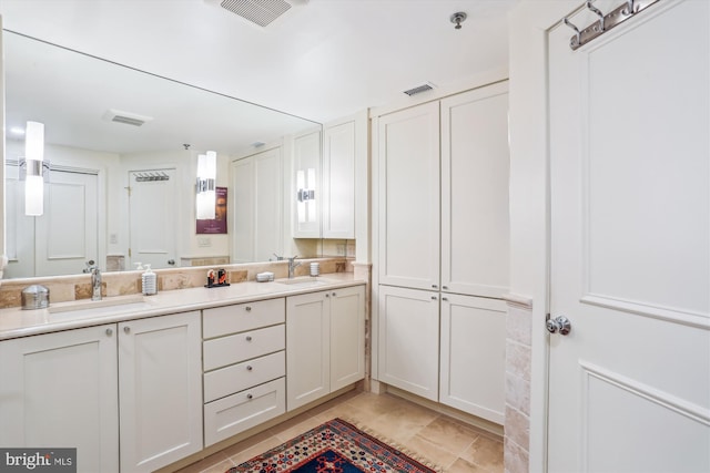 5610 Wisconsin Ave Unit 406, Chevy Chase, MD 20815 - full bathroom with double vanity
