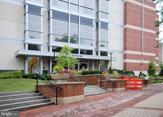 5610 Wisconsin Ave Unit 406, Chevy Chase, MD 20815 - property entrance