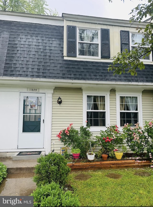 11529 Fenchurch Ct, Germantown, MD 20876 - property entrance featuring roof with shingles and mansard roof