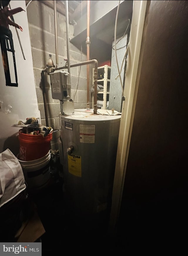 11529 Fenchurch Ct, Germantown, MD 20876 - utility room with electric water heater