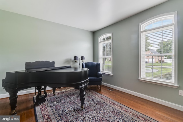 6422 Hard Bargain Cir, Indian Head, MD 20640 - sitting room with wood finished floors and baseboards