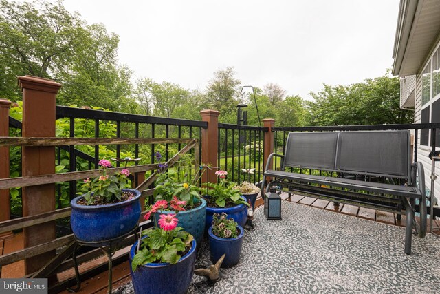 706 Melvin Rd, Telford, PA 18969 - view of patio / terrace