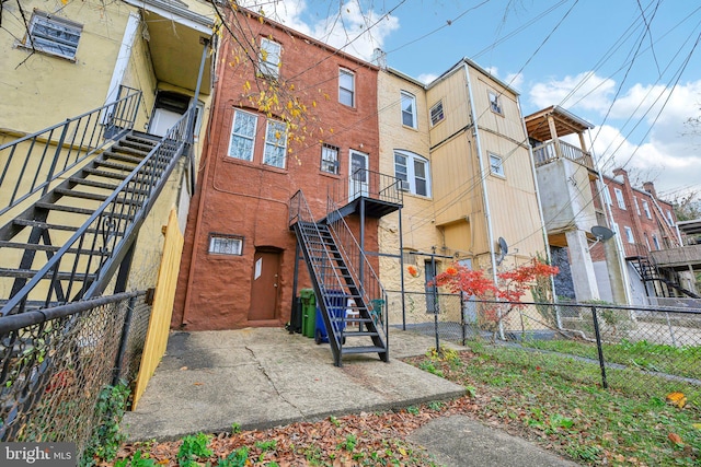 904 N Rosedale St, Baltimore, MD 21216 - view of property featuring stairway