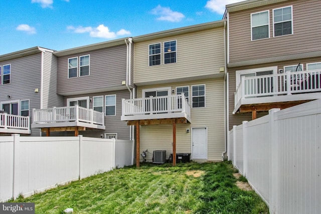 215 Homestead Dr, Hanover, PA 17331 - rear view of house