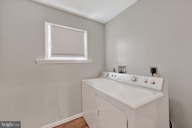 405 N Loudon Ave, Baltimore, MD 21229 - laundry room with washing machine and dryer, baseboards, and light wood finished floors