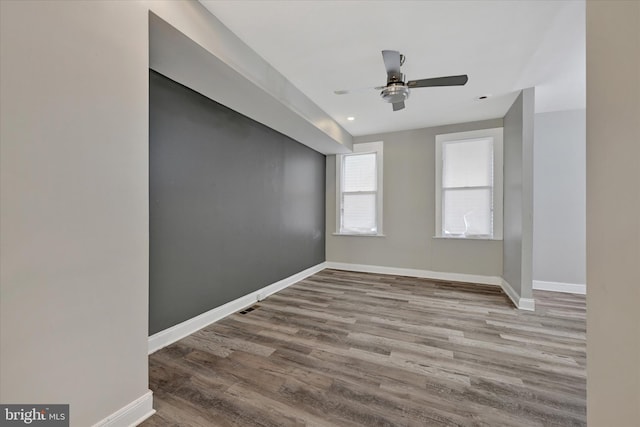 405 N Loudon Ave, Baltimore, MD 21229 - spare room featuring wood finished floors, a ceiling fan, baseboards, and recessed lighting