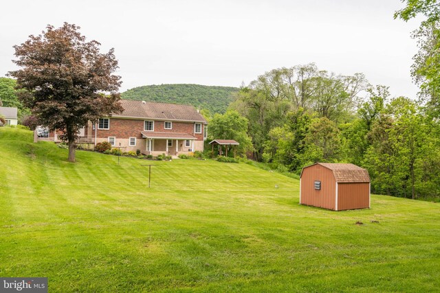 724 E Curtin St, Bellefonte, PA 16823 - view of green lawn featuring a mountain view