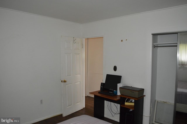 116 Queen Lily Rd, Levittown, PA 19057 - bedroom featuring wood finished floors, a closet, and an office area