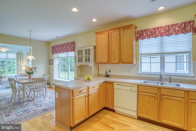 636 Poets Way, Middletown, DE 19709 - kitchen with dishwasher, a sink, plenty of natural light, a peninsula, and recessed lighting