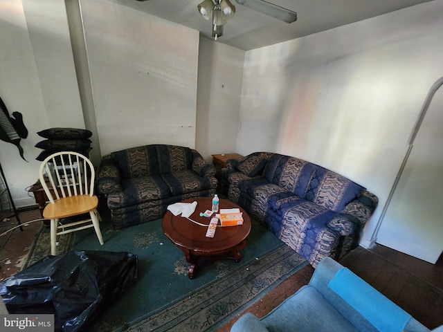 329 S Calhoun St, Baltimore, MD 21223 - living area featuring ceiling fan