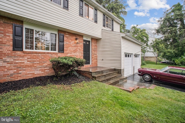 944 War Admiral St, Great Falls, VA 22066 - entrance to property with a yard and brick siding