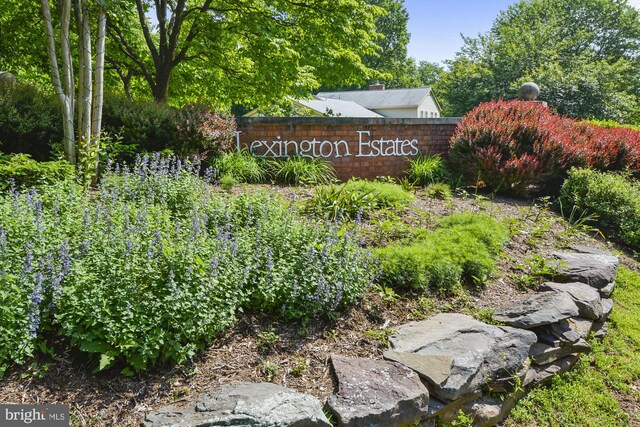944 War Admiral St, Great Falls, VA 22066 - view of community sign