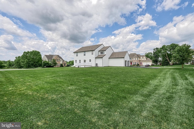 1201 Falls Grove Ln, York, PA 17404 - back of house featuring a yard