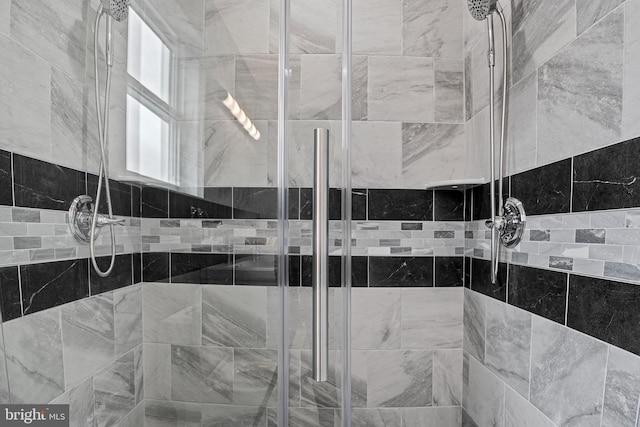 1838 N 4th St, Philadelphia, PA 19122 - full bathroom featuring a shower stall