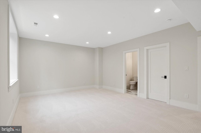 6613 Byrnes Dr, Mclean, VA 22101 - unfurnished room with light carpet, recessed lighting, and baseboards