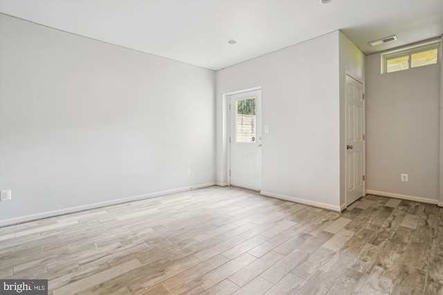 16758 Blackjack Oak Ln, Woodbridge, VA 22191 - spare room featuring light wood-type flooring and baseboards