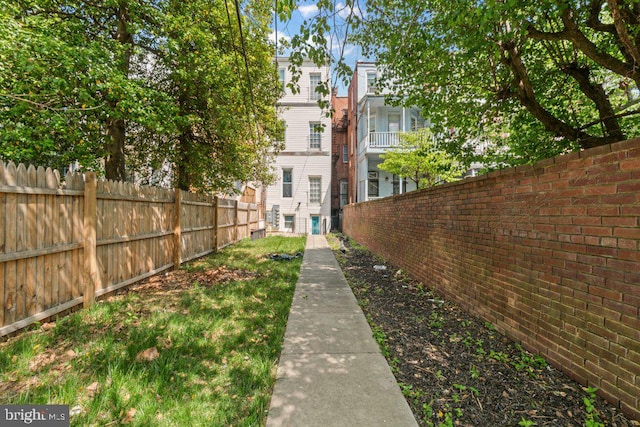 2740 Saint Paul St, Baltimore, MD 21218 - view of yard
