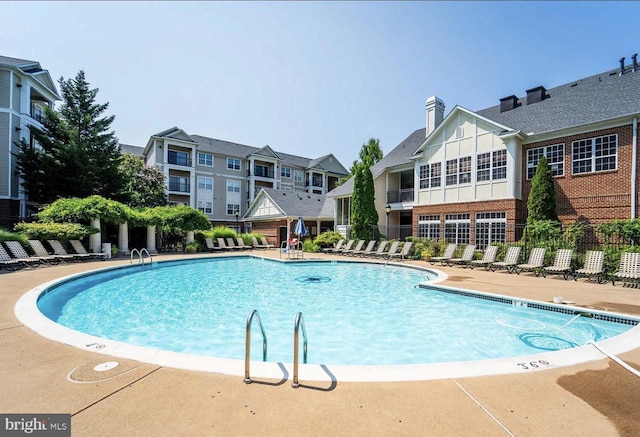 12925 Centre Park Cir Unit 106, Herndon, VA 20171 - community pool with a residential view