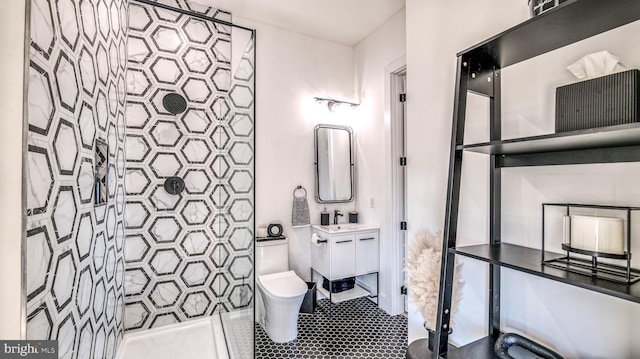 21 Hart Ln, Ventnor City, NJ 08406 - bathroom with tiled shower, toilet, and vanity