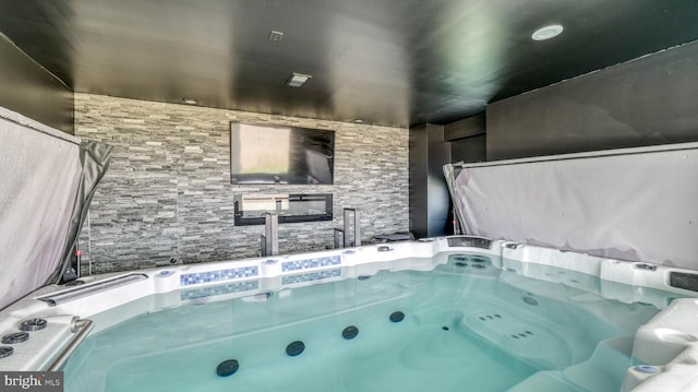 21 Hart Ln, Ventnor City, NJ 08406 - miscellaneous room with a jacuzzi