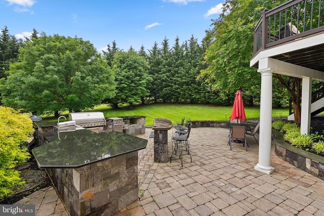 8800 Primula Dr, Laytonsville, MD 20882 - view of patio / terrace featuring outdoor dining area and a sink