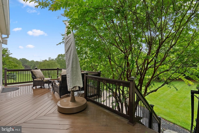 8800 Primula Dr, Laytonsville, MD 20882 - deck with a lawn
