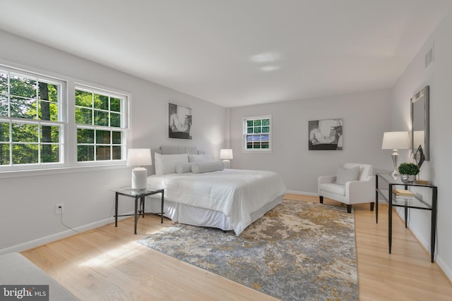 1334 Elsinore Ave, Mclean, VA 22102 - bedroom featuring light wood finished floors and baseboards
