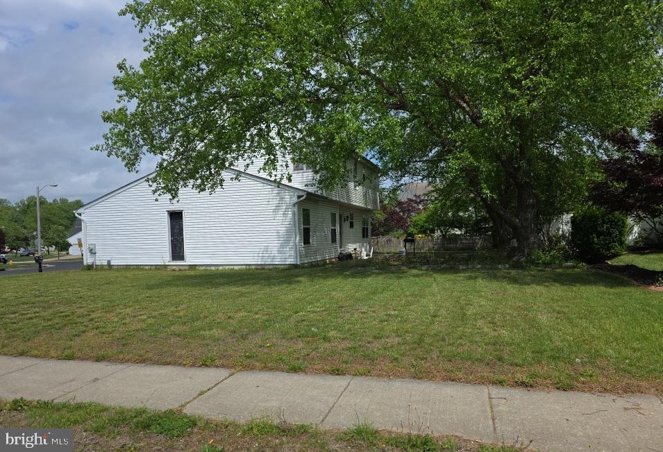 67 Larkspur Cir, Sicklerville, NJ 08081 - view of home's exterior with a lawn