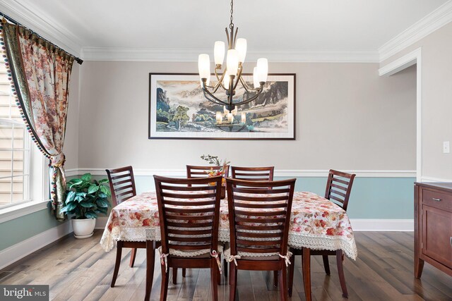 213 Athena Ct, Wilmington, DE 19808 - dining space featuring a chandelier, crown molding, wood finished floors, and baseboards