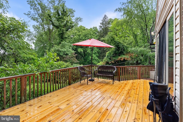 625 Lindley Rd, Glenside, PA 19038 - view of wooden deck