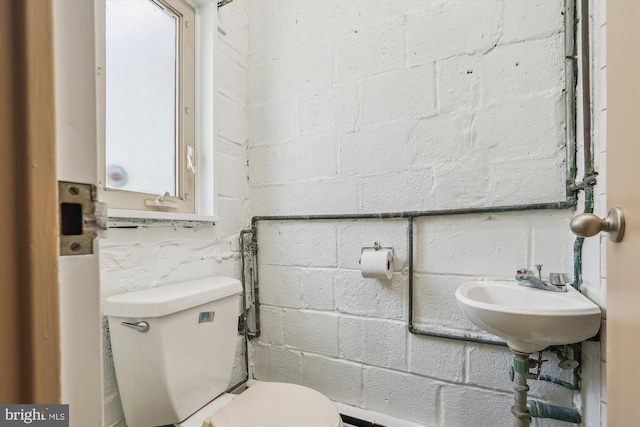9101 Sligo Creek Pkwy, Silver Spring, MD 20901 - bathroom featuring toilet