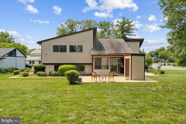 167 S Fox Rd, Sterling, VA 20164 - rear view of house featuring a patio area and a yard