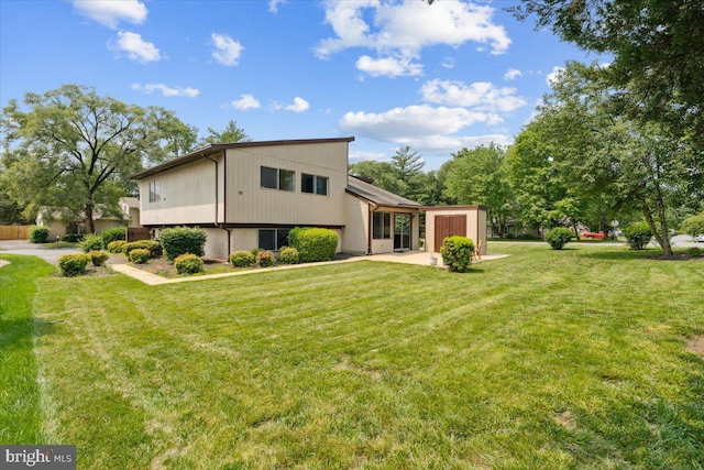 167 S Fox Rd, Sterling, VA 20164 - back of property with a lawn