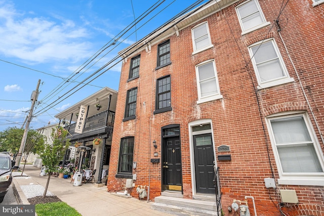 126 Ford St, Conshohocken, PA 19428 - view of building exterior featuring entry steps