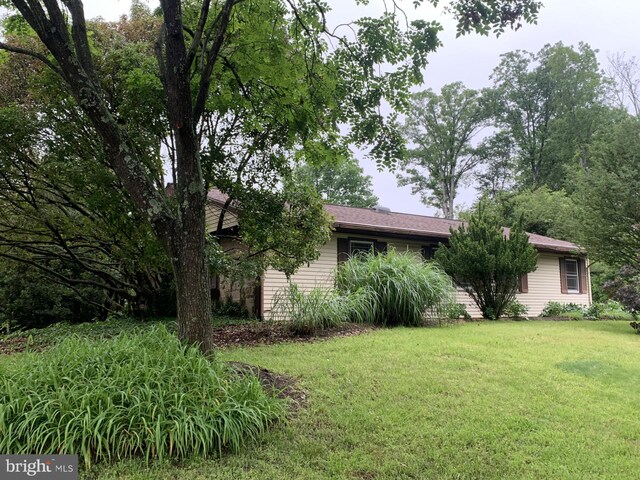 13000 Victoria Heights Dr, Bowie, MD 20715 - view of grassy yard