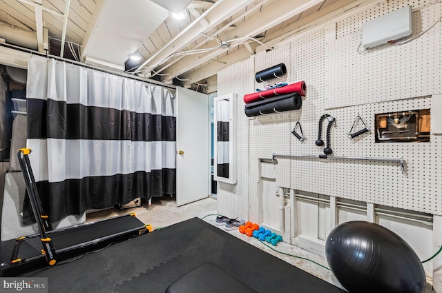 3311 Cameron Mills Rd, Alexandria, VA 22302 - exercise room with an AC wall unit