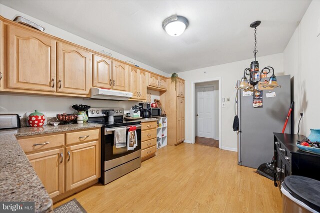 2722 E Riding Dr, Wilmington, DE 19808 - kitchen featuring stainless steel appliances, under cabinet range hood, light wood-style flooring, a chandelier, and light brown cabinetry