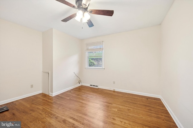 2722 E Riding Dr, Wilmington, DE 19808 - unfurnished room with light wood finished floors, a ceiling fan, and baseboards