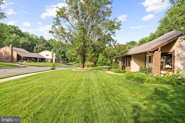 4431 Flintstone Rd, Alexandria, VA 22306 - view of grassy yard