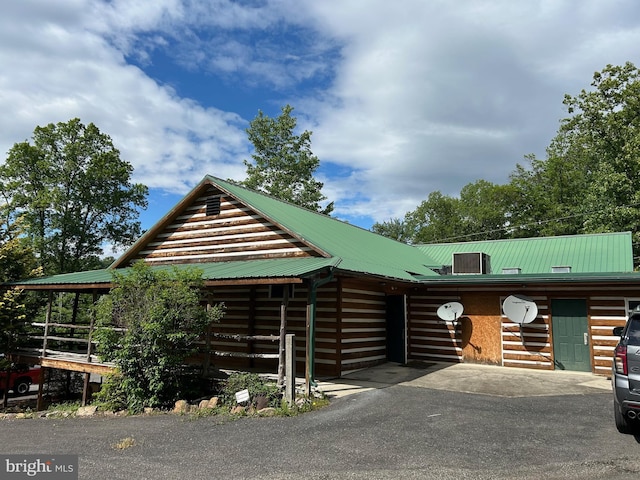 581 Old Limekiln Ln, Newport, PA 17074 - log home featuring metal roof