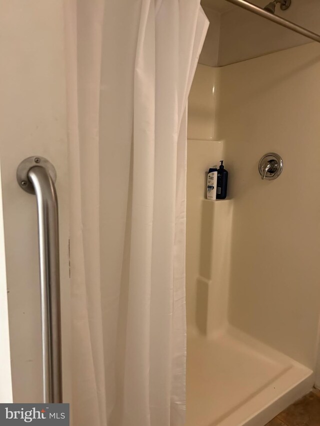 581 Old Limekiln Ln, Newport, PA 17074 - full bath featuring a shower stall