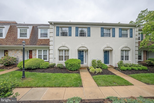 1380 Putnam Blvd Unit 4, Wallingford, PA 19086 - multi unit property featuring roof with shingles and a front lawn