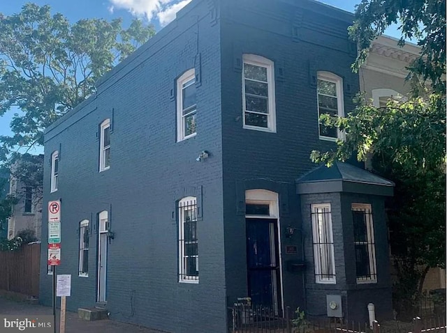 1615 5th St NW, Washington, DC 20001 - view of front of home with brick siding