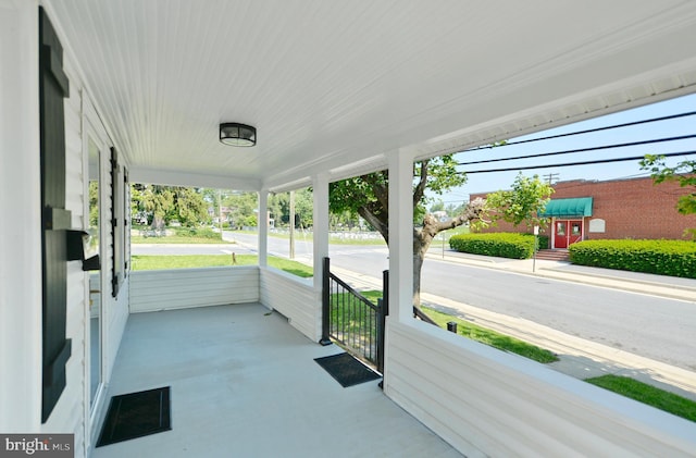 31 W Whitlock Ave, Winchester, VA 22601 - view of porch